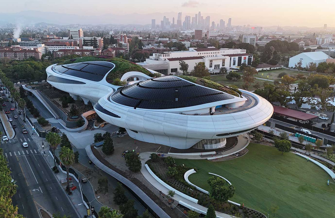 American Art Collector - Issue #243